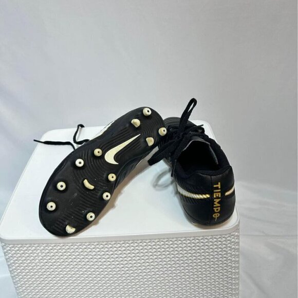 Nike Tiempo soccer cleats. Black and white. Size youth 1. Unisex. “Outdoor” - Picture 9 of 10